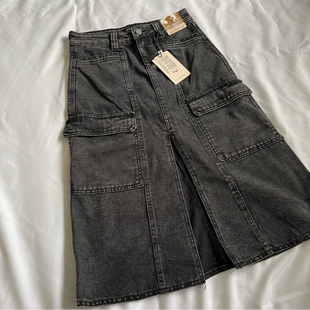 Black cago denim skirt